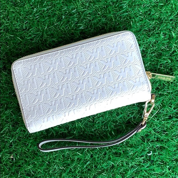 MICHAEL KORS JET SET TRAVEL LG FLAT MF PHN CASE - Picture 2 of 16